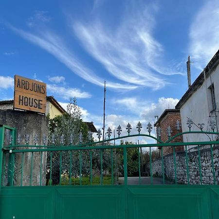 Ardjon House Hostel Μπεράτ Εξωτερικό φωτογραφία