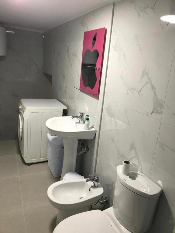 Ardjon House Hostel Μπεράτ Εξωτερικό φωτογραφία