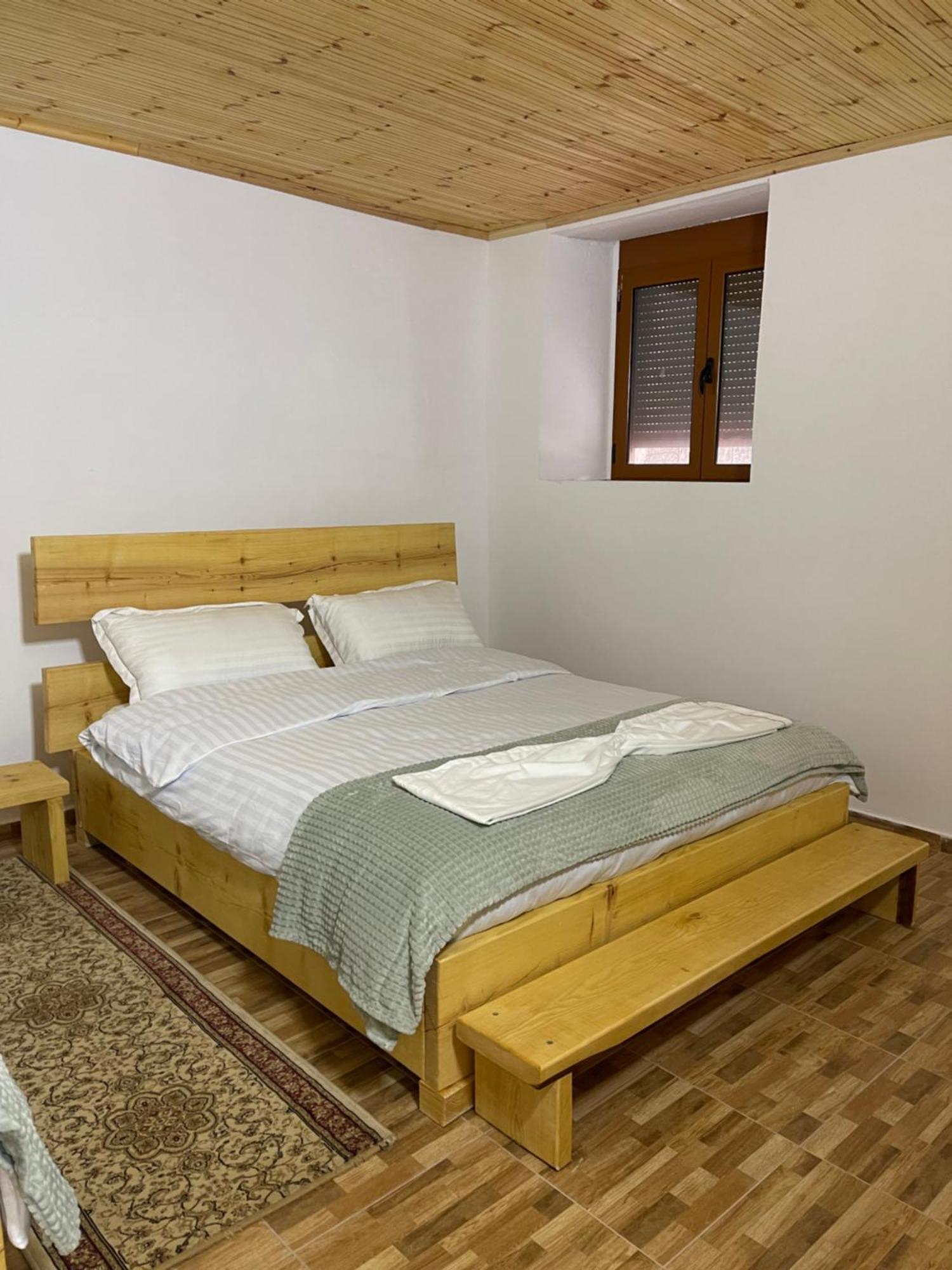 Ardjon House Hostel Μπεράτ Εξωτερικό φωτογραφία