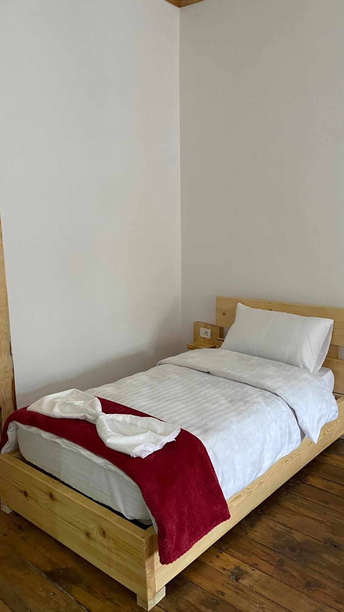 Ardjon House Hostel Μπεράτ Εξωτερικό φωτογραφία