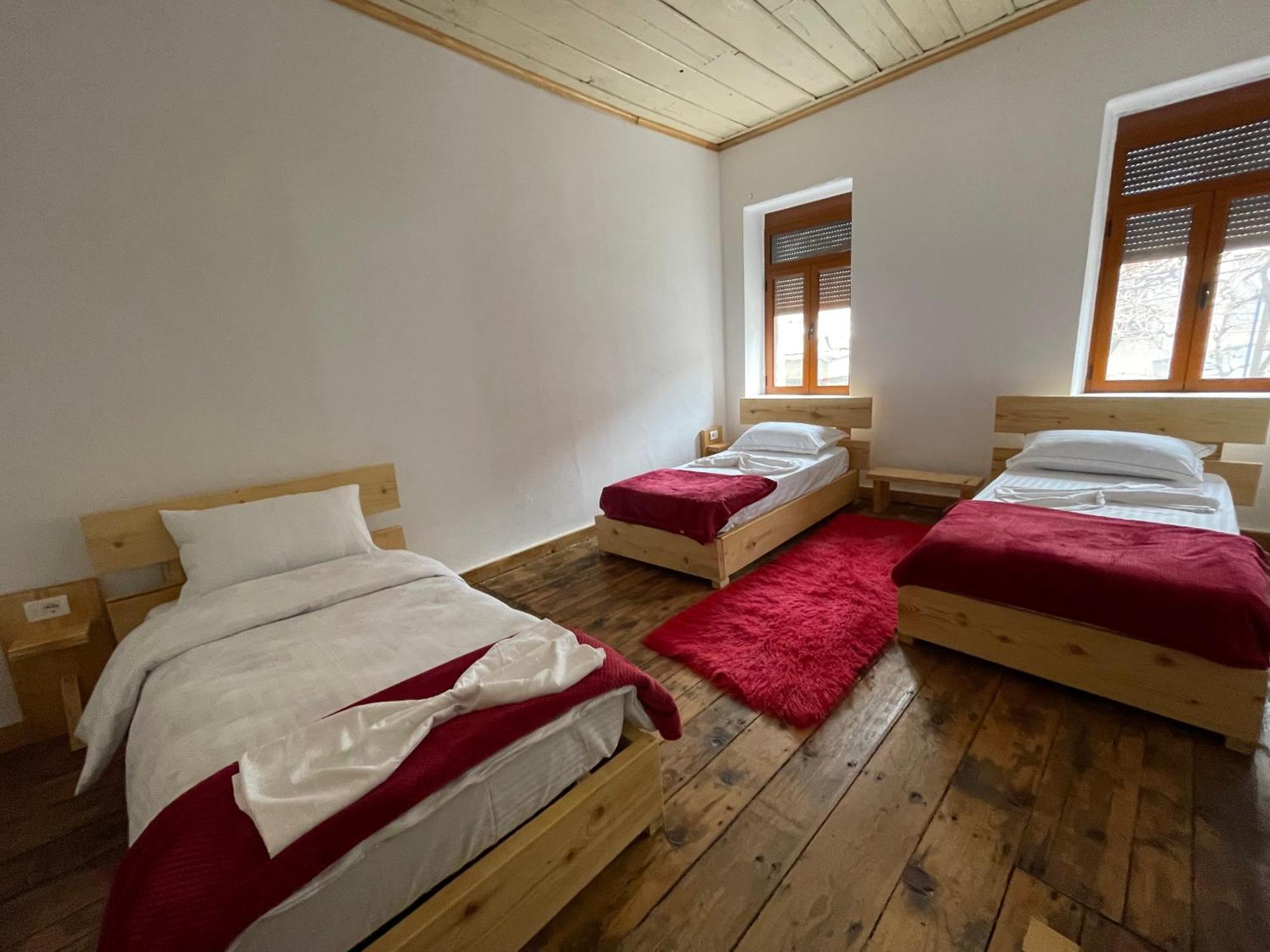 Ardjon House Hostel Μπεράτ Εξωτερικό φωτογραφία