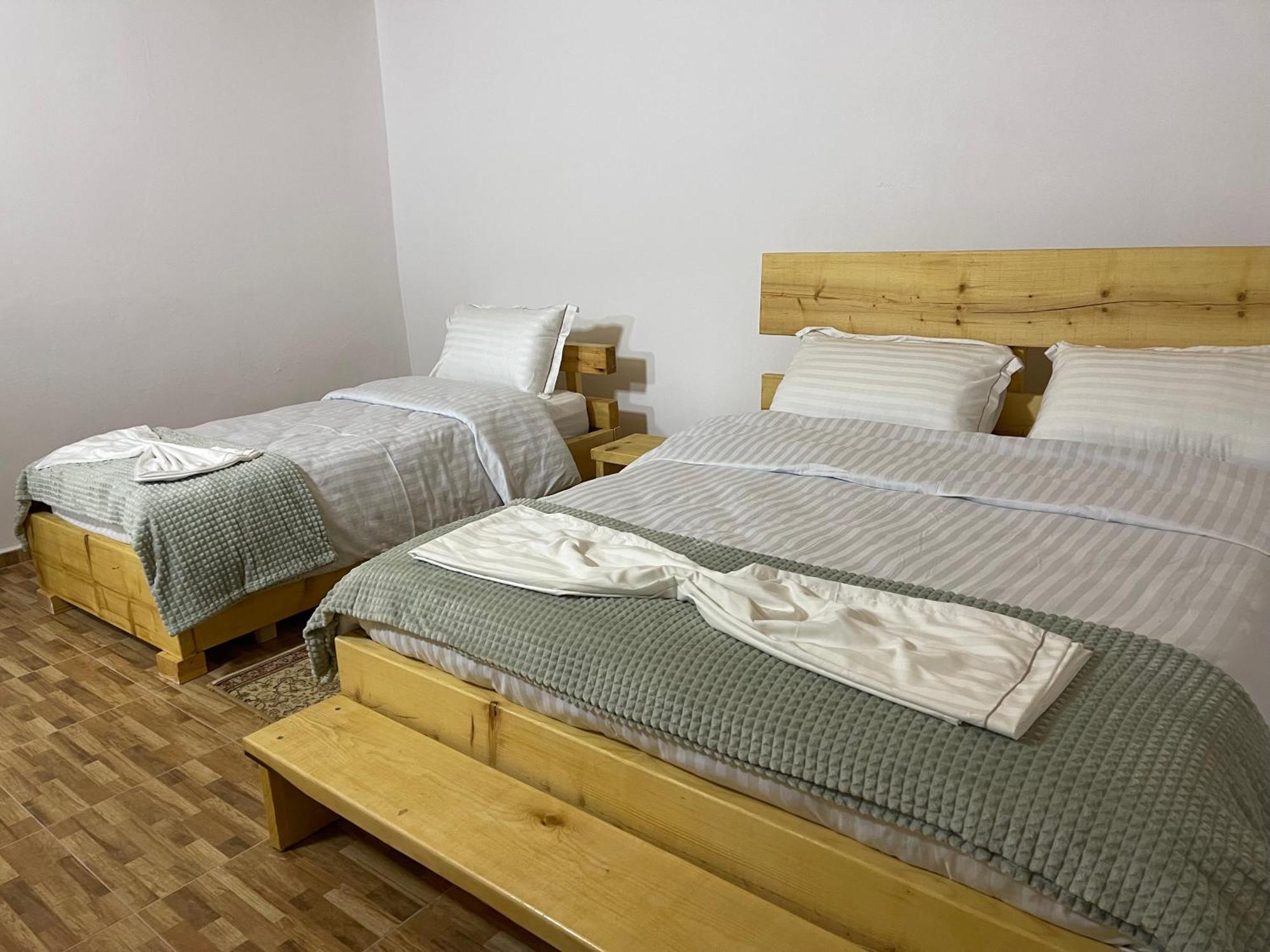 Ardjon House Hostel Μπεράτ Εξωτερικό φωτογραφία